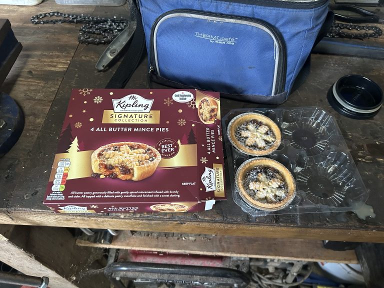 Mr Kipling Signature Collection All Butter Mince Pies